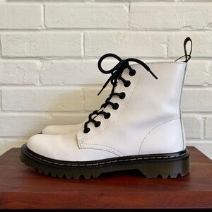 Dr. Martens White Women’s Luana Combat Boots, SZ 9 LIKE NEW 🤍